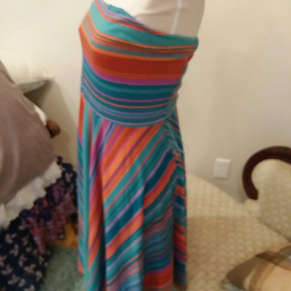 Dress - Picture 2 of 5